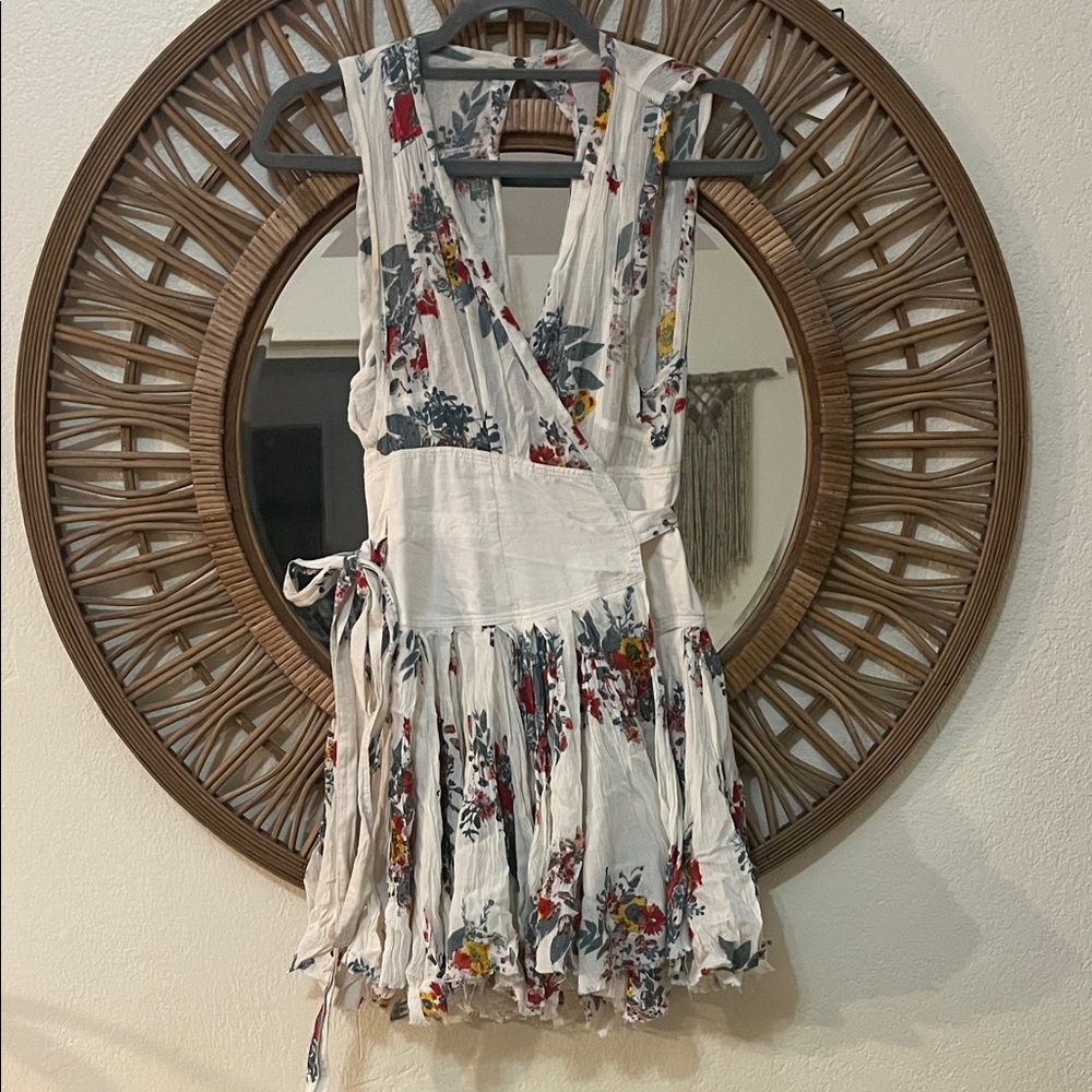 Free people Floral Wrap Dress size 6 new